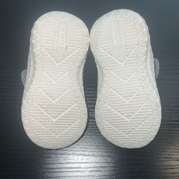 Carter’s toddler girl shoes size 6. - Picture 7 of 8